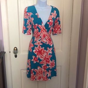 Casual flowered dress, NWOT, size M